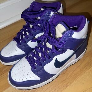 Nike Kids Sneakers in Purple and White